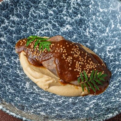 Говяжий язык с пюре из корня сельдерея в Привет по цене 950 ₽