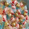 Букет Анютка из конфет Raffaello и Ferrero Rocher в Мастерская подарков Катерины Колбасовой по цене 3050