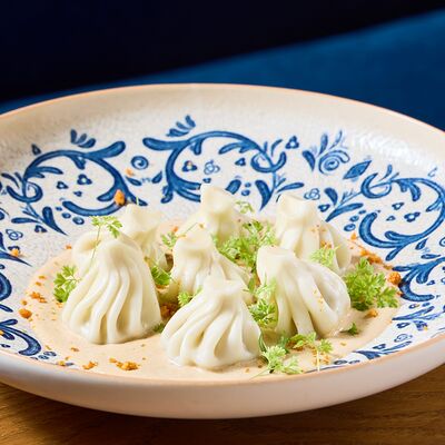 Хинкалиоли из петуха в ореховом соусе в NANA Pirveli по цене 635 ₽