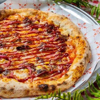 Пицца со рваной говядиной и кукурузой в Итальянцы по цене 980 ₽