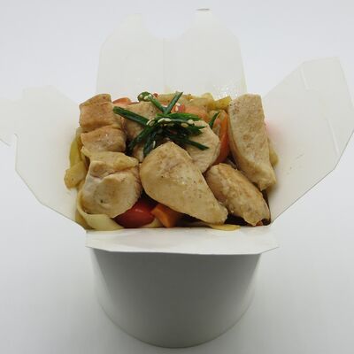 Лапша удон с курицей в Yoshi по цене 300