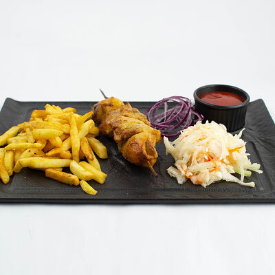 Шашлык из куриной грудки с картофелем фри в Hungry Wolf Bar по цене 485 ₽