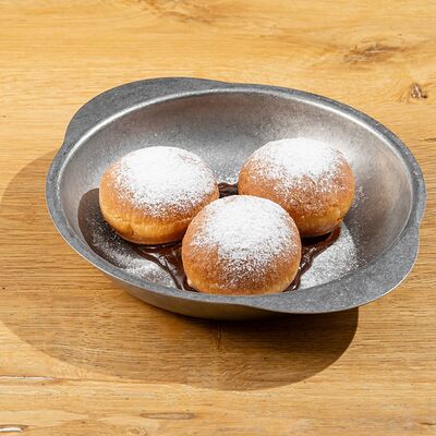 Пончик с шоколадным соусом в 321 Club by Novikov по цене 200