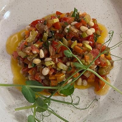 Овощи, жаренные с кедровым орехом в Старый город по цене 500