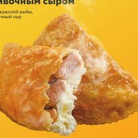 Чебурек с красной рыбой и творожным сыром XL в Чебурекми