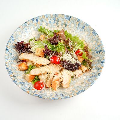 Цезарь с курицей в Мама Краснодар по цене 575 ₽