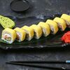 Дабл Чиз ролл с копченым лососем и сыром чеддер в Fast Япония Premium Sushi по цене 608