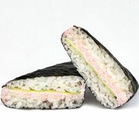 Онигири с крабом в Каратэ Суши