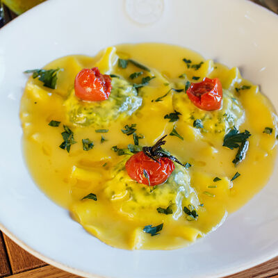 Равиоли с Рикоттой и шпинатом в Сыроварня по цене 630