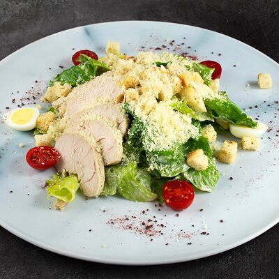 Цезарь с индейкой в Babbo family cafe по цене 750 ₽