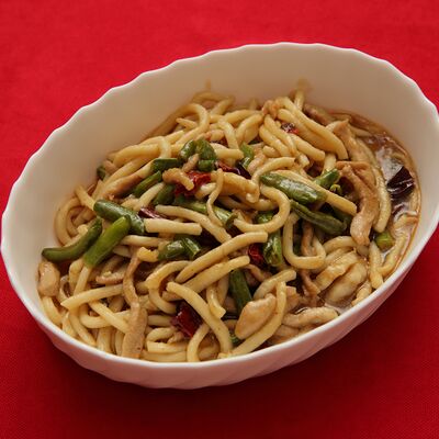Лапша со свининой, фасолью и острым перцем в Китайская столовая по цене 569 ₽