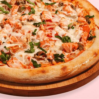 Пицца с лососем в Lucky Pizza по цене 659 ₽