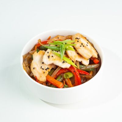 Лапша харусаме с курицей в ЁБИСАН по цене 879 ₽