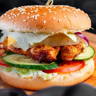 Бургер Гавайский в Gatsby по цене 710 ₽