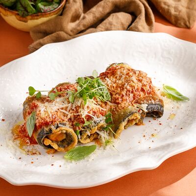 Рулеты из баклажанов с копченым сулугуни в Маймун по цене 650 ₽