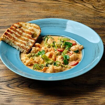 Креветки с брокколи в соусе Том ям в BARak O’Mama по цене 790 ₽