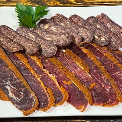 Бастурма и суджук в Вкусный шашлык и не только по цене 590 ₽