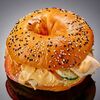 Бейгл с цыпленком в Coffee Corner по цене 485