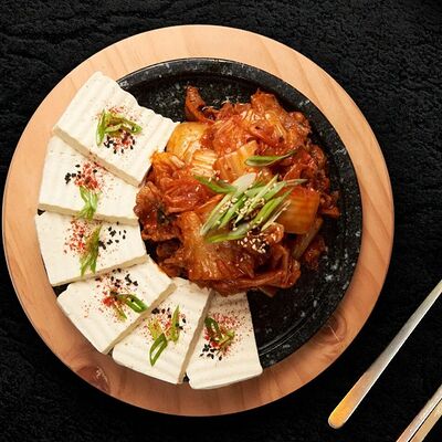 Тубу Кимчи со свининой в Инсам по цене 1850 ₽