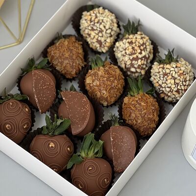 Клубника в шоколаде №25 в Lovely Berry по цене 2990 ₽