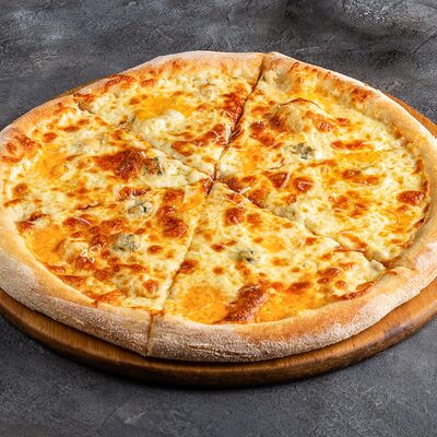 Пицца Четыре сыра в Кафе на Филатова по цене 705 ₽