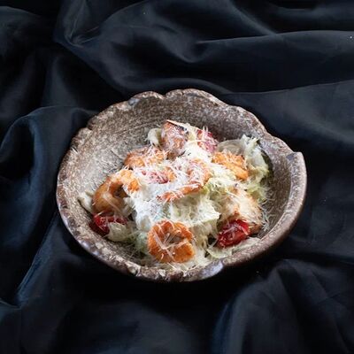 Цезарь с тигровыми креветкамив Gatsby по цене 845 ₽