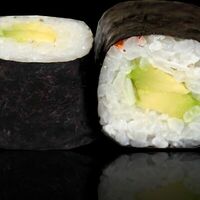 Ролл с авокадо в Пусан