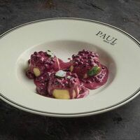 Сырники с черничный соусом в Paul