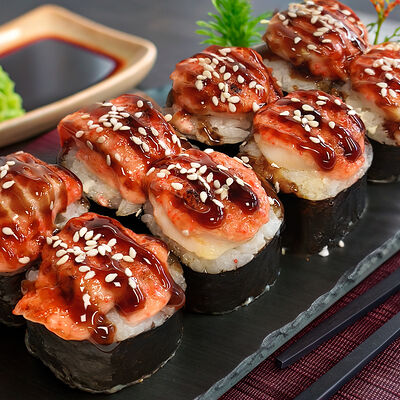 Запечённые роллы Гребешок в Yorokobi по цене 660 ₽