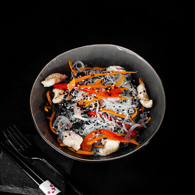 Вок фунчоза с овощами в SushiShop51 по цене 365 ₽