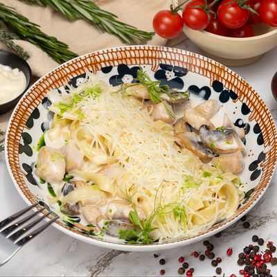 Паста с курой и грибами в Кухня для друзей по цене 749 ₽