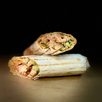 Шаурма с курицей на углях в Тандырофф по цене 380 ₽