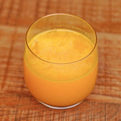 Свежевыжатый апельсиновый сок в Smoke BBQ по цене 490 ₽