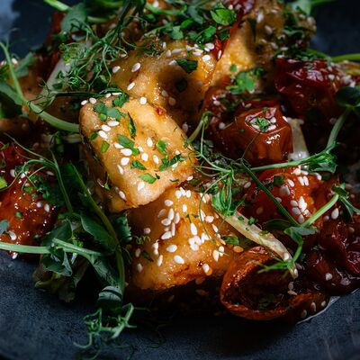 Салат с хрустящими баклажанами в Cafe Family по цене 610 ₽