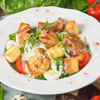 Салат Цезаридзе с креветками в Мушмула по цене 439