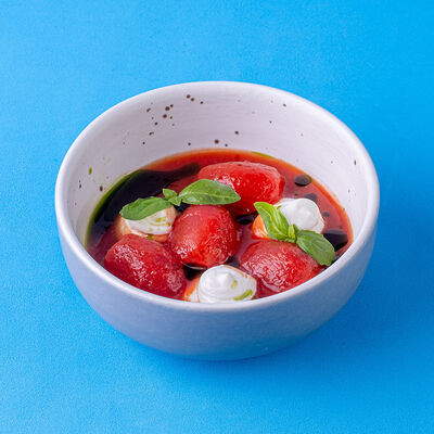 Томаты маринованные и кремчиз в Мечтатели по цене 335 ₽