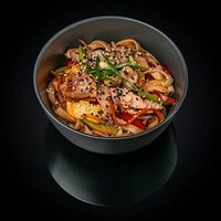 Лапша удон с курицей в соусе терияки в ФЕСТА СУШИ