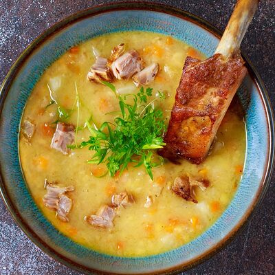 Гороховый с копчёным свиным ребром в Макароны по цене 480 ₽