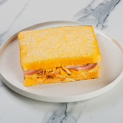 Сэндвич Крок-месье в Starbucks (R) по цене 2400 ₸