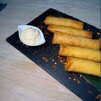 Спринг-роллы с ветчиной и сыром, копченым муссом в Pint of Rest