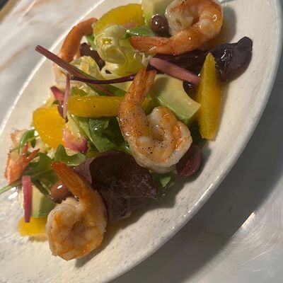 Салат Микс с креветками в Beer is like wine по цене 780 ₽