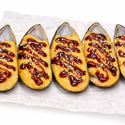 Запеченные мидии под спайси-соусом в Bitcoin11k Халяль по цене 779 ₽