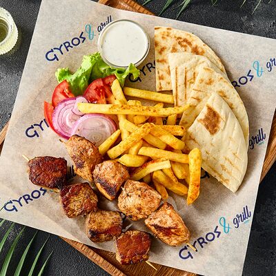 Сувлаки микс в Gyros & Grill по цене 679 ₽