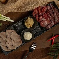 Мясные Деликатесы по-кавказски в La Veranda