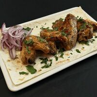 Шашлык из куриных крыльев в Кафе Hayatt