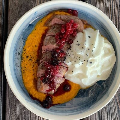 Филе утки с пеной из сыра в Хюгге Сырный ресторан по цене 920 ₽