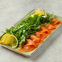 Лосось слабой соли в Ресторан Лесной