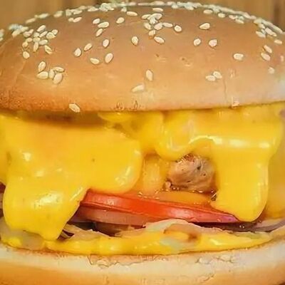 бургер Сырная курочкав Емеля по цене 380 ₽
