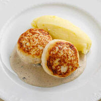 Котлеты из индейки с грибным соусом в Волга-Волга