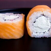 Филадельфия с сыром в SushiShark